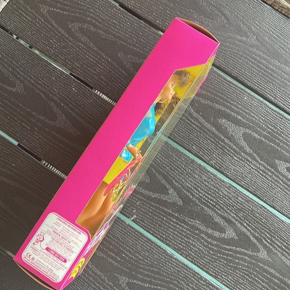 NRFB Earring Magic Brunette Barbie ✨ - Picture 9 of 13